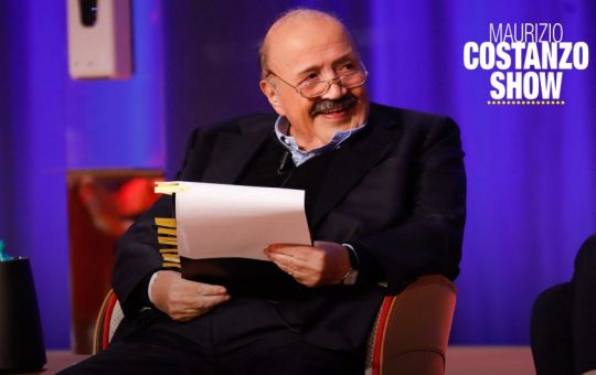 Maurizio Costanzo, quel gesto 'Tiè' in diretta: fan sconvolti [VIDEO]