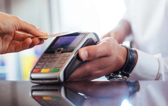 Obbligo del Pos per tutti i commercianti