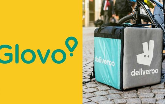 I loghi di Glovo e Deliveroo